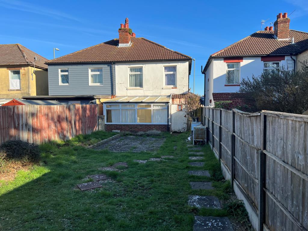 Lot: 24 - THREE-BEDROOM HOUSE FOR REPAIR AND REFURBISHMENT - Rear Garden looking back at house
